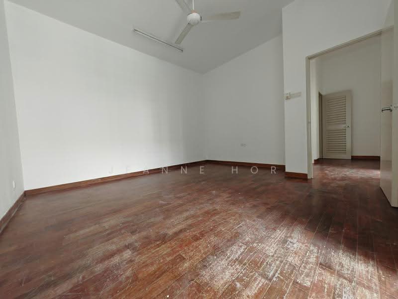 Townhouse for Sale in 16 Sierra (Puchong) - Jeanne Hor - Master bedroom 2 - PropertyGuru.com.my