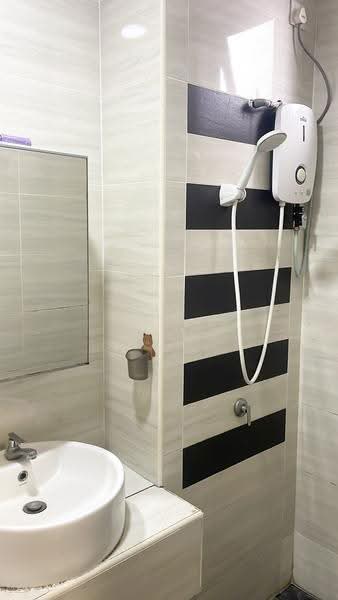 Apartment for Sale at D'Summit Residences - CK Lim - Bathroom - PropertyGuru.com.my