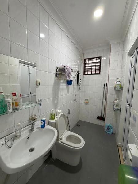 Rumah Teres 2-Tingkat untuk Dijual di Permas Jaya (Johor Bahru) - Carson . - Bathroom - PropertyGuru.com.my