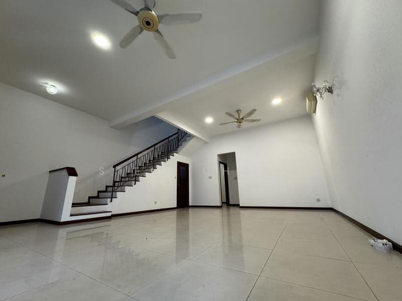 2.5-storey Terraced House for Sale in Sunway Spk (Kuala Lumpur) - Steve Chong - Living Room - PropertyGuru.com.my