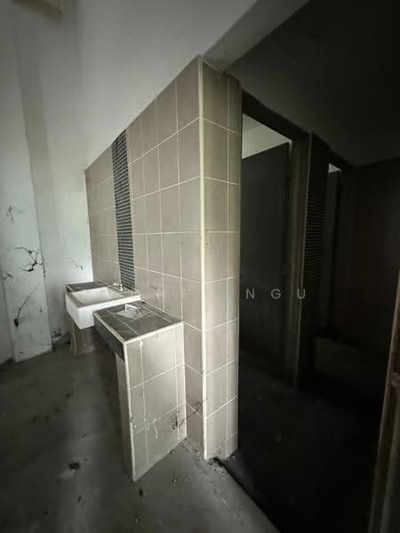 Shop / Office for Rent in Shah Alam (Selangor) - Rachel Ngu - Bathroom - PropertyGuru.com.my