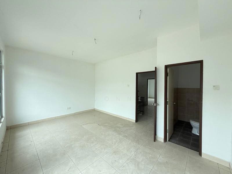 2.5-storey Terraced House for Sale in Taman Scientex Senai (Senai) - Yvonne Lim - PropertyGuru.com.my
