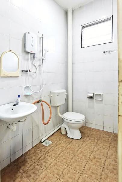 1-storey Terraced House for Sale in Taman JP Perdana (Johor Bahru) - Carson . - Bathroom - PropertyGuru.com.my
