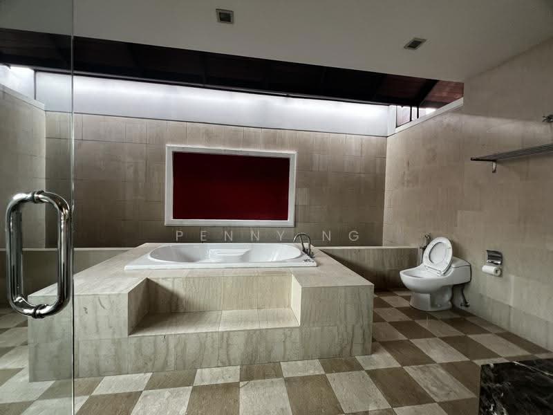 Semi-Detached House for Sale in Duta Tropika (Batu) - Penny Ng - Bathroom - PropertyGuru.com.my