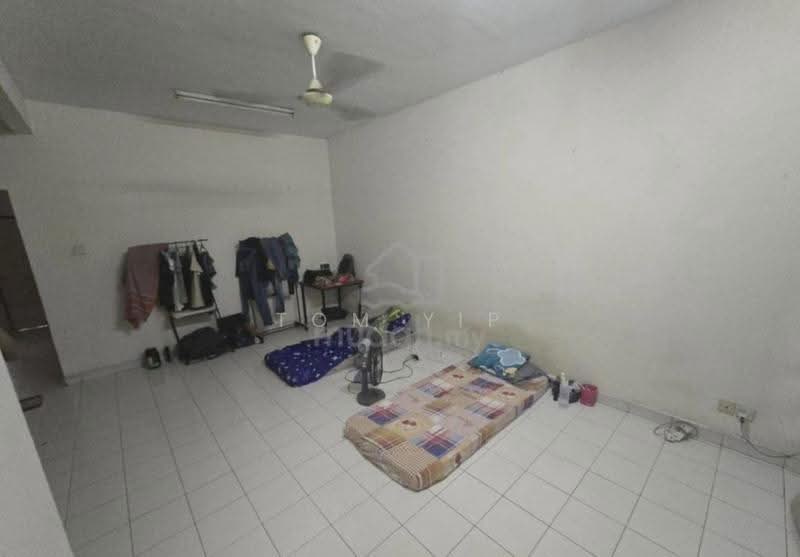 2-storey Terraced House for Sale in Desa Coalfields (Sungai Buloh) - Tom Yip - Bedroom - PropertyGuru.com.my