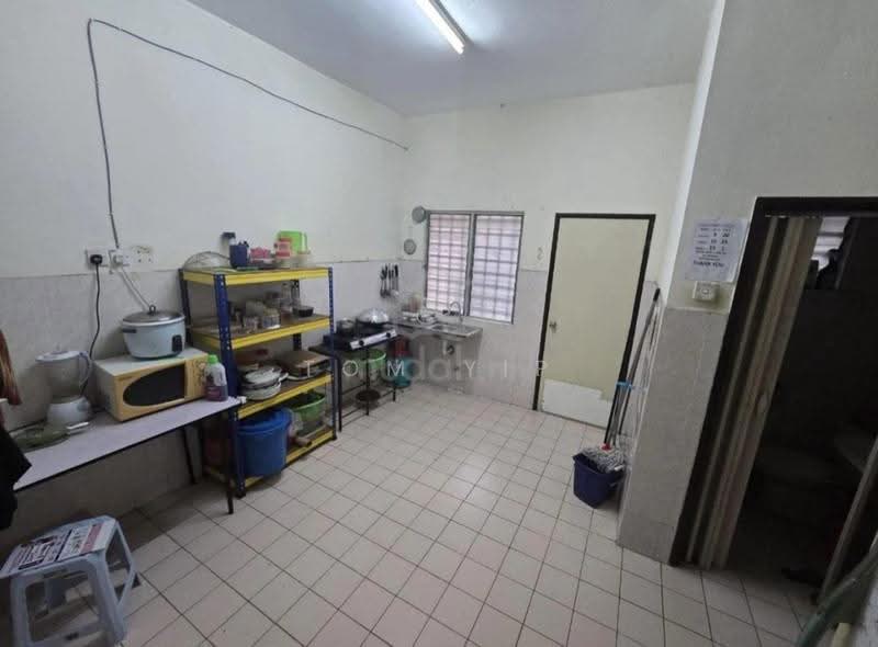 2-storey Terraced House for Sale in Desa Coalfields (Sungai Buloh) - Tom Yip - Kitchen - PropertyGuru.com.my