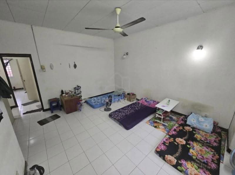 2-storey Terraced House for Sale in Desa Coalfields (Sungai Buloh) - Tom Yip - Living Room - PropertyGuru.com.my