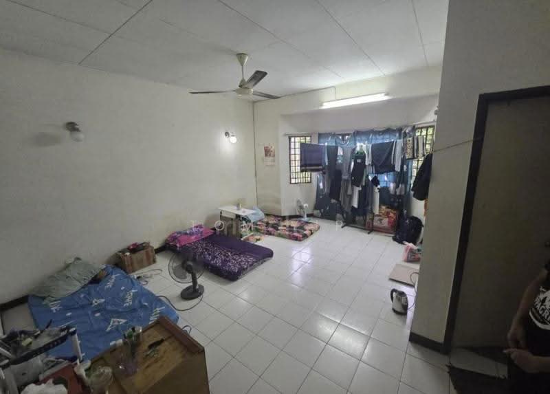 2-storey Terraced House for Sale in Desa Coalfields (Sungai Buloh) - Tom Yip - Living Room - PropertyGuru.com.my