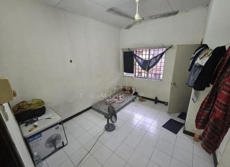 2-storey Terraced House for Sale in Desa Coalfields (Sungai Buloh) - Tom Yip - Bedroom - PropertyGuru.com.my