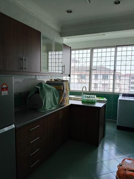 Pangsapuri untuk Disewa di Subang Perdana Goodyear Court 7 - Lydia Loo - Kitchen - PropertyGuru.com.my