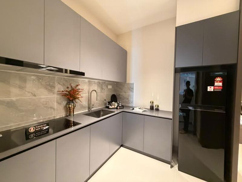 Service Residence for Sale at Paragon Suites @ CIQ - Vincent Lai - Kitchen - PropertyGuru.com.my
