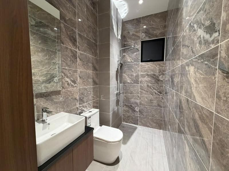 Service Residence for Sale at Paragon Suites @ CIQ - Vincent Lai - Bathroom - PropertyGuru.com.my