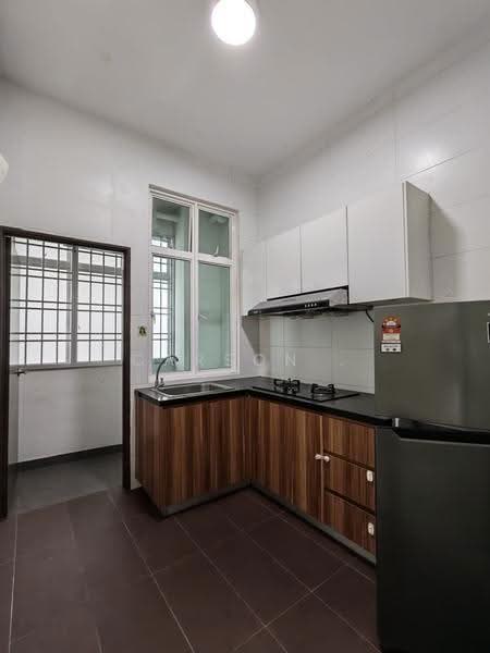 Kondominium untuk Dijual di M Condominium @ Larkin - Carson . - Kitchen - PropertyGuru.com.my