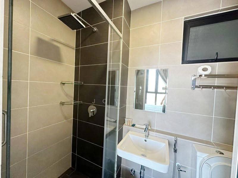 Kediaman Servis untuk Dijual di D'Pristine - Jovel Lim - Bathroom - PropertyGuru.com.my