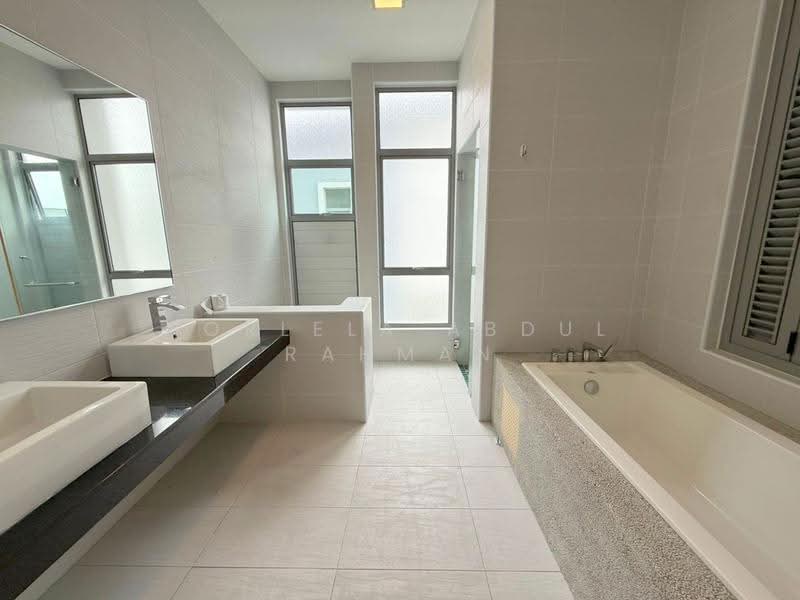 Bungalow House for Rent in Nilai (Negeri Sembilan) - Norlela Abdul Rahman - Bathroom - PropertyGuru.com.my