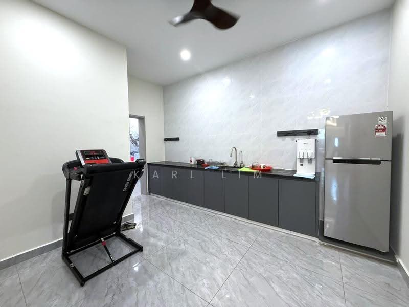Semi-Detached House for Sale in Taman Gaya (Ulu Tiram) - Karl Lim - Kitchen - PropertyGuru.com.my