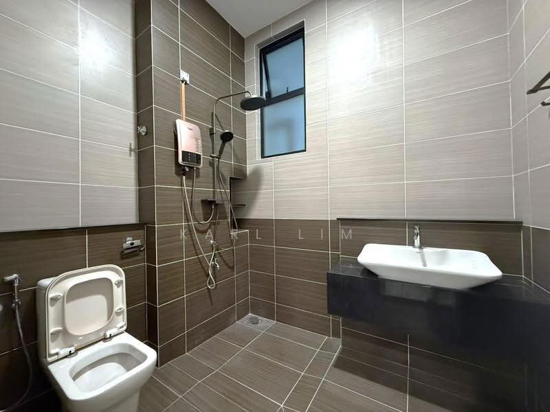 Semi-Detached House for Sale in Taman Gaya (Ulu Tiram) - Karl Lim - Bathroom - PropertyGuru.com.my