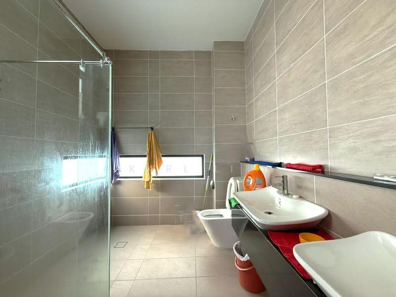 Semi-Detached House for Sale in Taman Gaya (Ulu Tiram) - Karl Lim - Bathroom - PropertyGuru.com.my