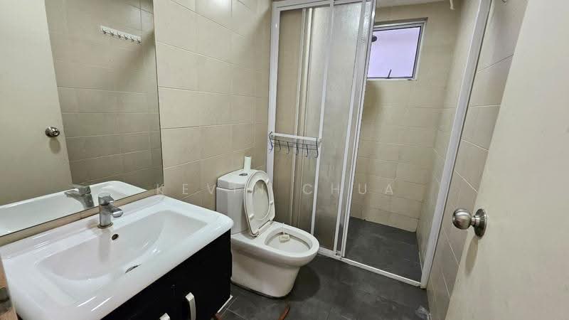 Kediaman Servis untuk Disewa di Greenfield Regency - Kevin Chua - Bathroom - PropertyGuru.com.my