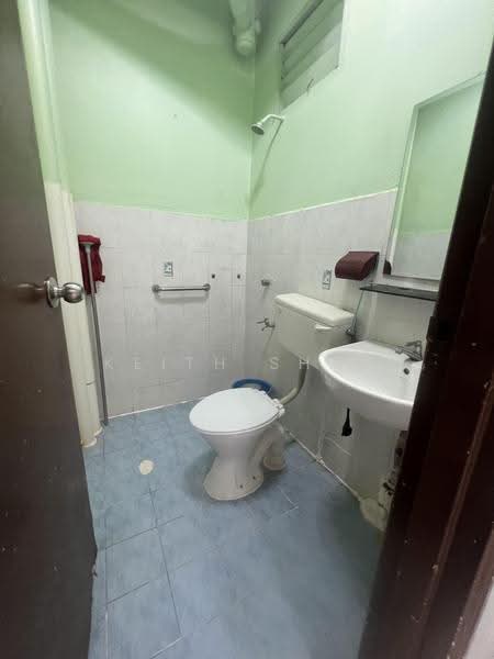 Apartment for Sale at Villa Krystal @ Bandar Selesa Jaya - Keith Shum - Bathroom - PropertyGuru.com.my