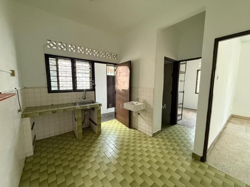 Rumah Teres 2-Tingkat untuk Dijual di Taman Petaling (Kepong) - Alven Lim - Kitchen - PropertyGuru.com.my