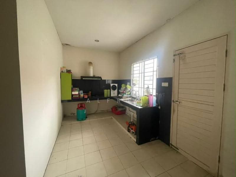 1-storey Terraced House for Sale in Kota Samarahan (Sarawak) - Alfred Chua - Kitchen - PropertyGuru.com.my