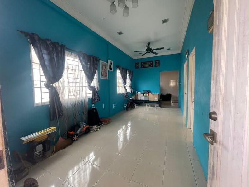 1-storey Terraced House for Sale in Kota Samarahan (Sarawak) - Alfred Chua - Living Room - PropertyGuru.com.my