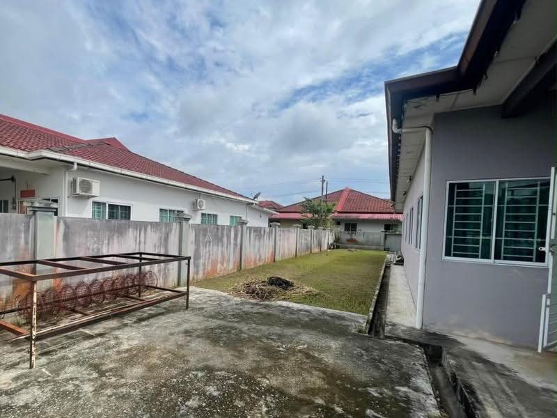 1-storey Terraced House for Sale in Kota Samarahan (Sarawak) - Alfred Chua - Exterior - PropertyGuru.com.my
