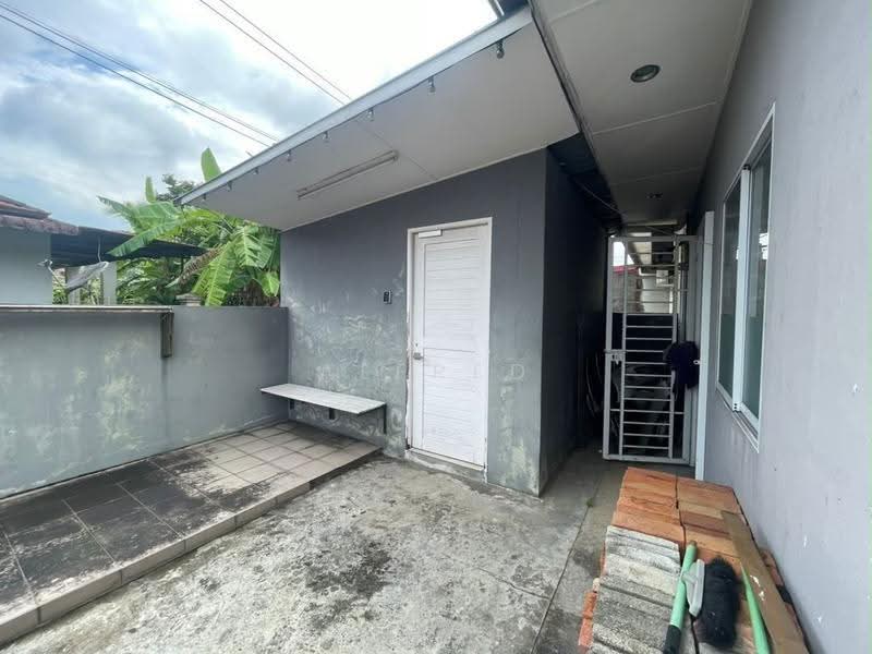 1-storey Terraced House for Sale in Kota Samarahan (Sarawak) - Alfred Chua - Exterior - PropertyGuru.com.my