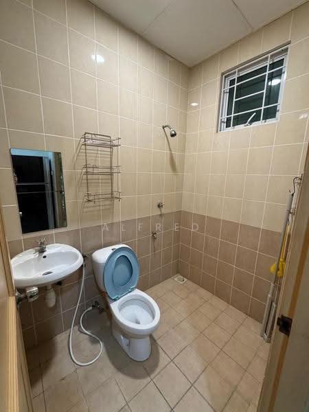 2-storey Terraced House for Sale in Taman Uni Garden (Samarahan) - Alfred Chua - Bathroom - PropertyGuru.com.my