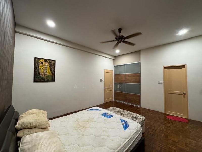 2-storey Terraced House for Sale in Taman Uni Garden (Samarahan) - Alfred Chua - Bedroom - PropertyGuru.com.my