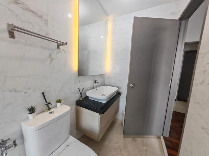 Kondominium untuk Disewa di Silverscape Residences - Wesley Tan - Bathroom - PropertyGuru.com.my