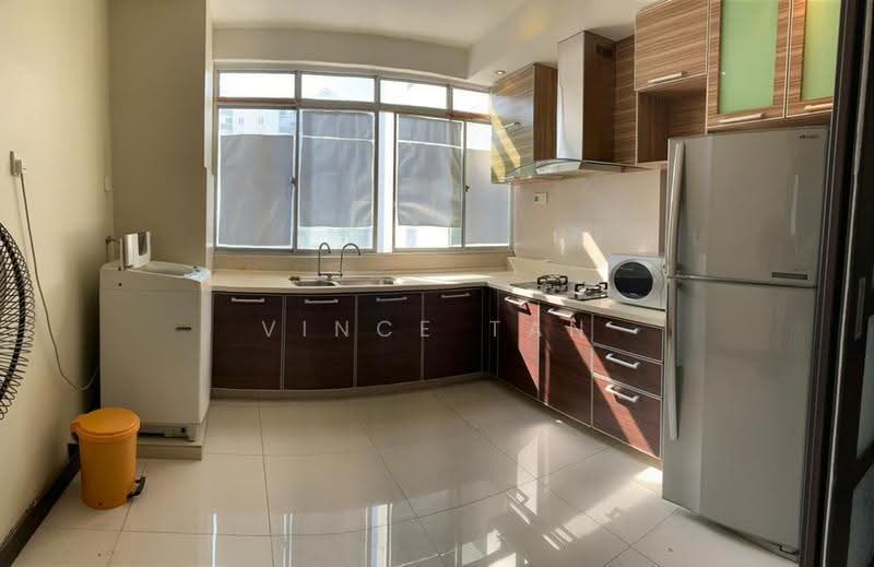 Kondominium untuk Dijual di Putra Place Condominium - Vince Tan - Kitchen - PropertyGuru.com.my