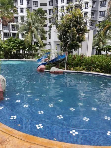Kondominium untuk Dijual di Putra Place Condominium - Vince Tan - Pool - PropertyGuru.com.my
