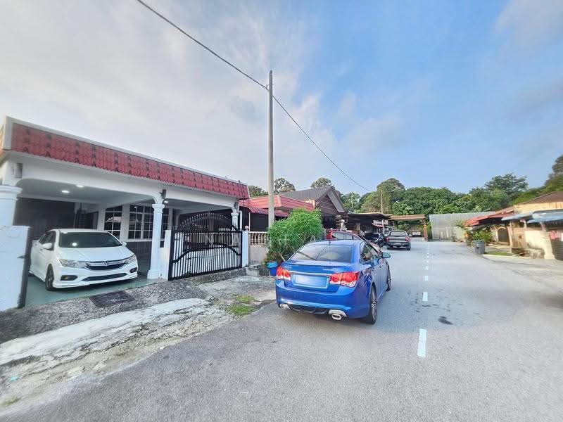 Rumah Teres 1-Tingkat untuk Dijual di Taman Tuanku Jaafar (Sungai Gadut) - Naufal Ahmad Azahari - Exterior - PropertyGuru.com.my