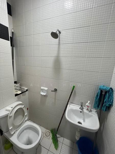 Service Residence for Rent at The Sky Executive Suites - Alex How - Bathroom - PropertyGuru.com.my