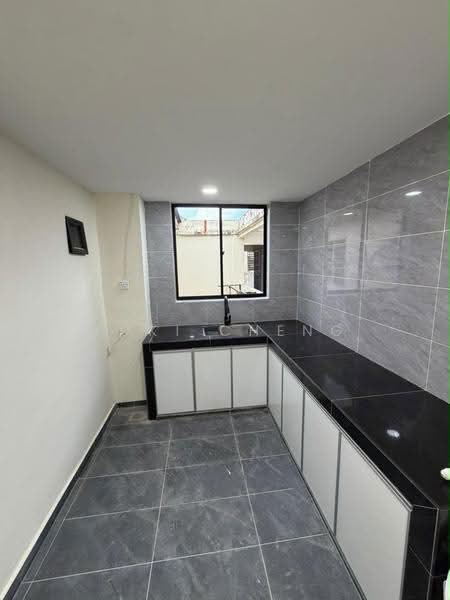Rumah Flat untuk Dijual di Setia Indah Flat - Yuki Cheng - Kitchen - PropertyGuru.com.my