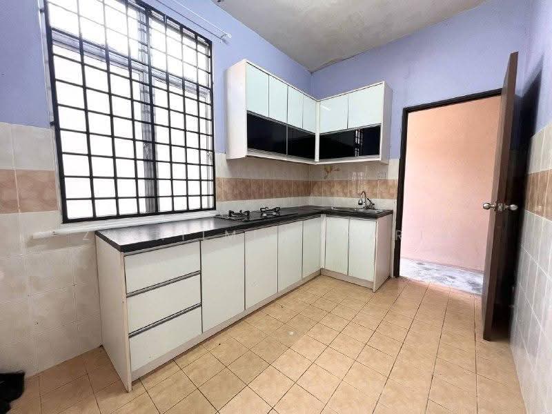 Apartment for Sale at Pinggiran Cempaka, Ampang - Zulhilmi Zakaria - Kitchen - PropertyGuru.com.my