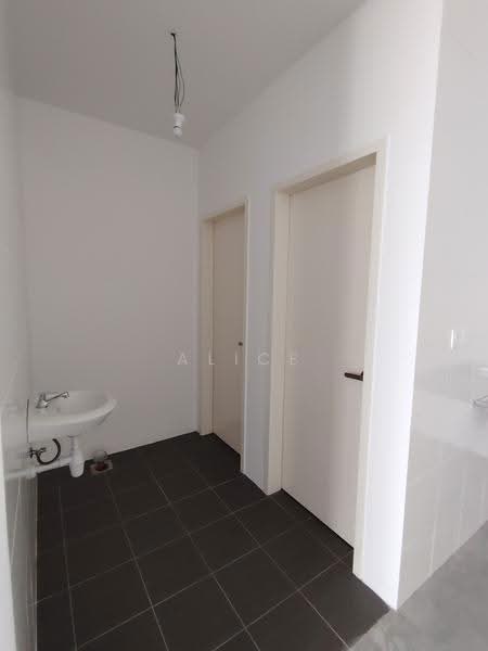 Kedai untuk Disewa di Eco Grandeur (Puncak Alam) - Alice Wong - Bathroom - PropertyGuru.com.my