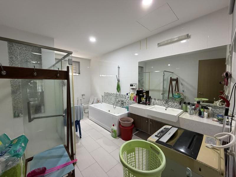 3.5-storey Terraced House for Sale in Tanjung Bungah (Penang) - Lewis Kam - Bathroom - PropertyGuru.com.my