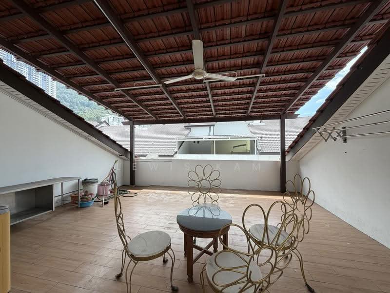 3.5-storey Terraced House for Sale in Tanjung Bungah (Penang) - Lewis Kam - Balcony - PropertyGuru.com.my