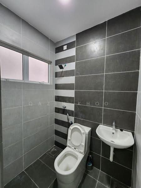 Semi-Detached House for Sale in Bandar Lahat Mines (Lahat) - Qazin Khoo - Bathroom - PropertyGuru.com.my