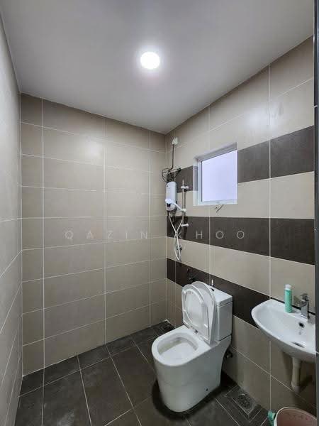 Semi-Detached House for Sale in Bandar Lahat Mines (Lahat) - Qazin Khoo - Bathroom - PropertyGuru.com.my