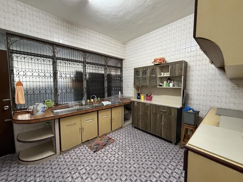 Bungalow House untuk Dijual di Tanjung Bungah (Penang) - Lewis Kam - Kitchen - PropertyGuru.com.my
