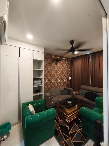 Kediaman Servis untuk Dijual di Setia Sky 88 - Helen Lee - Living Room - PropertyGuru.com.my
