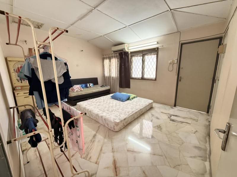 Rumah Teres untuk Dijual di Taman Sri Wani (Ipoh) - Kelvin Chong - Bedroom - PropertyGuru.com.my