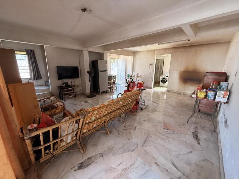 Rumah Teres untuk Dijual di Taman Sri Wani (Ipoh) - Kelvin Chong - Living Room - PropertyGuru.com.my