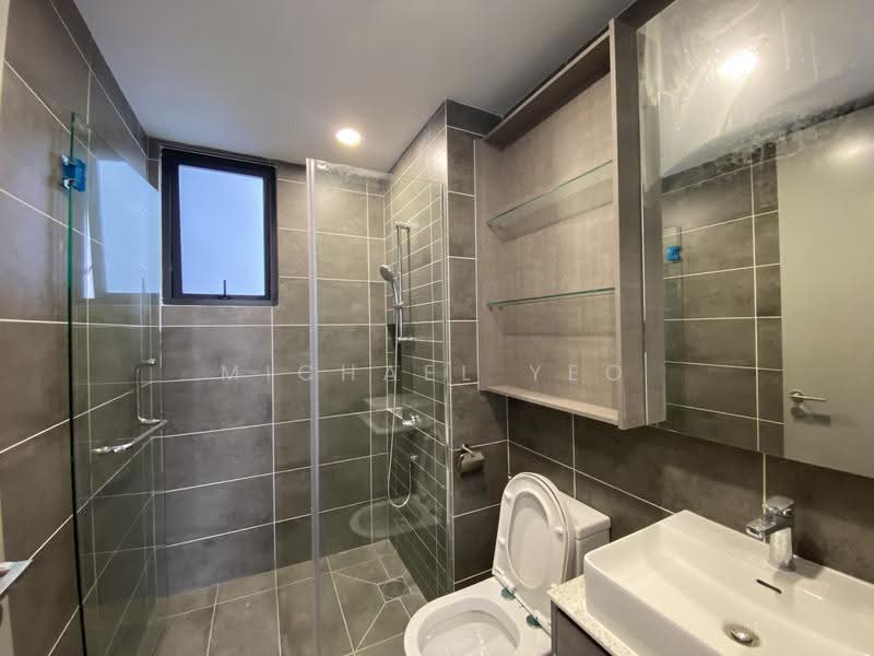 Service Residence for Rent at Millerz Square Serviced Residence - Michael Yeo - Master Bathroom - PropertyGuru.com.my