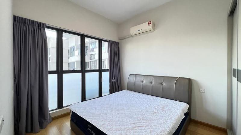 Condominium for Rent at Lovell @ Country Garden Danga Bay - Thea Lai - Bedroom - PropertyGuru.com.my