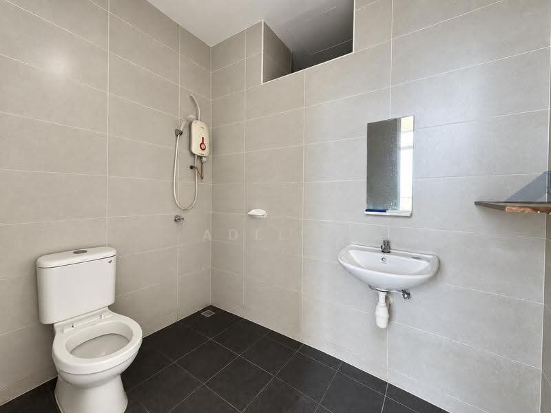 Kediaman Servis untuk Dijual di BM City Suites @ BM City Mall - Adelin Teh - Bathroom - PropertyGuru.com.my